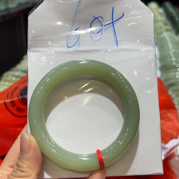 冬***花和田玉未镶嵌手链