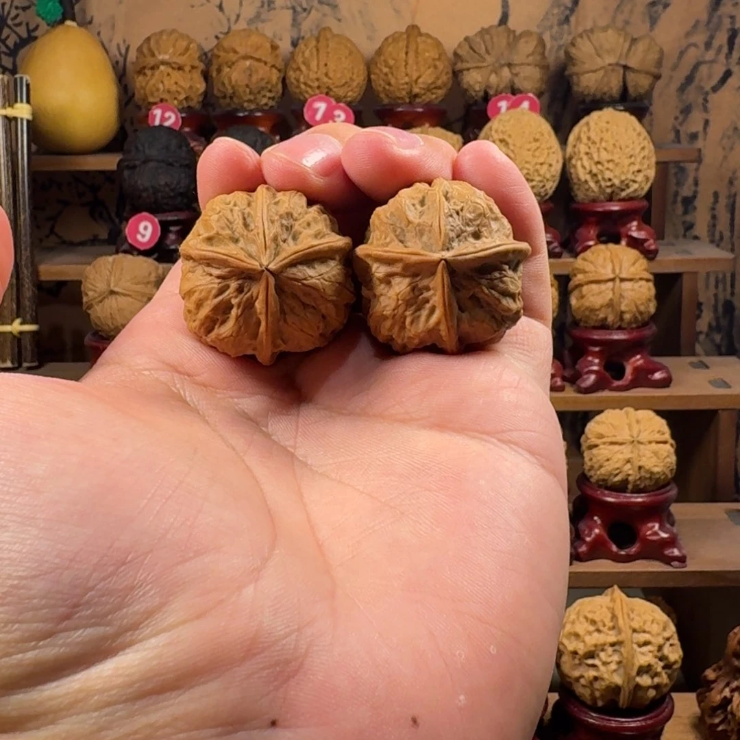 铁核桃把件火焰小飞机