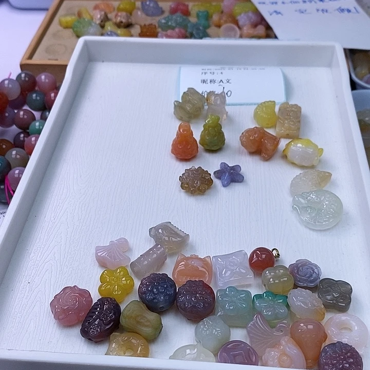 玛瑙/玉髓雕刻件未镶嵌A*