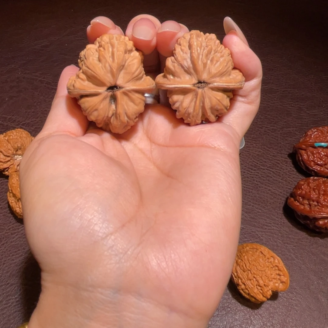 文玩核桃把件跟**胖36赤龙鸡心