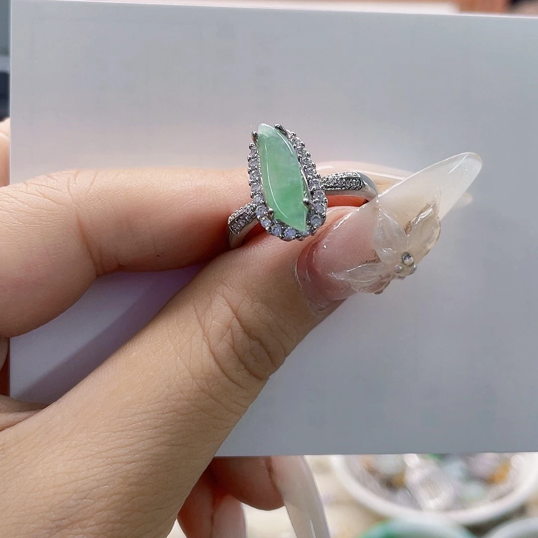 翡翠未镶嵌颈饰天然翡翠A货