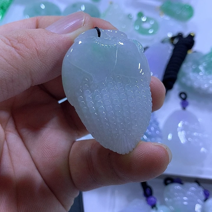 颈饰未镶嵌翡翠天然翡翠A货吊坠