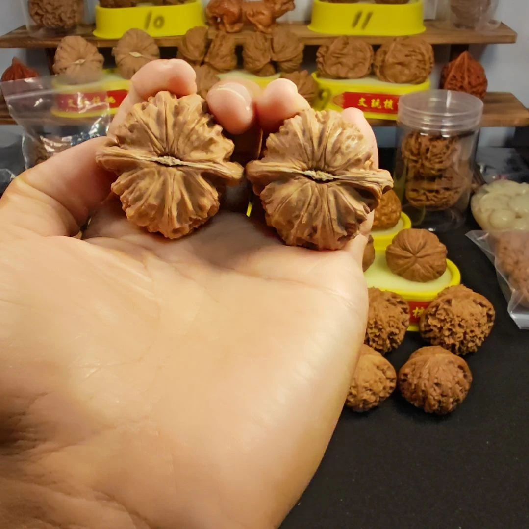 @***生吊坠文玩核桃白狮子