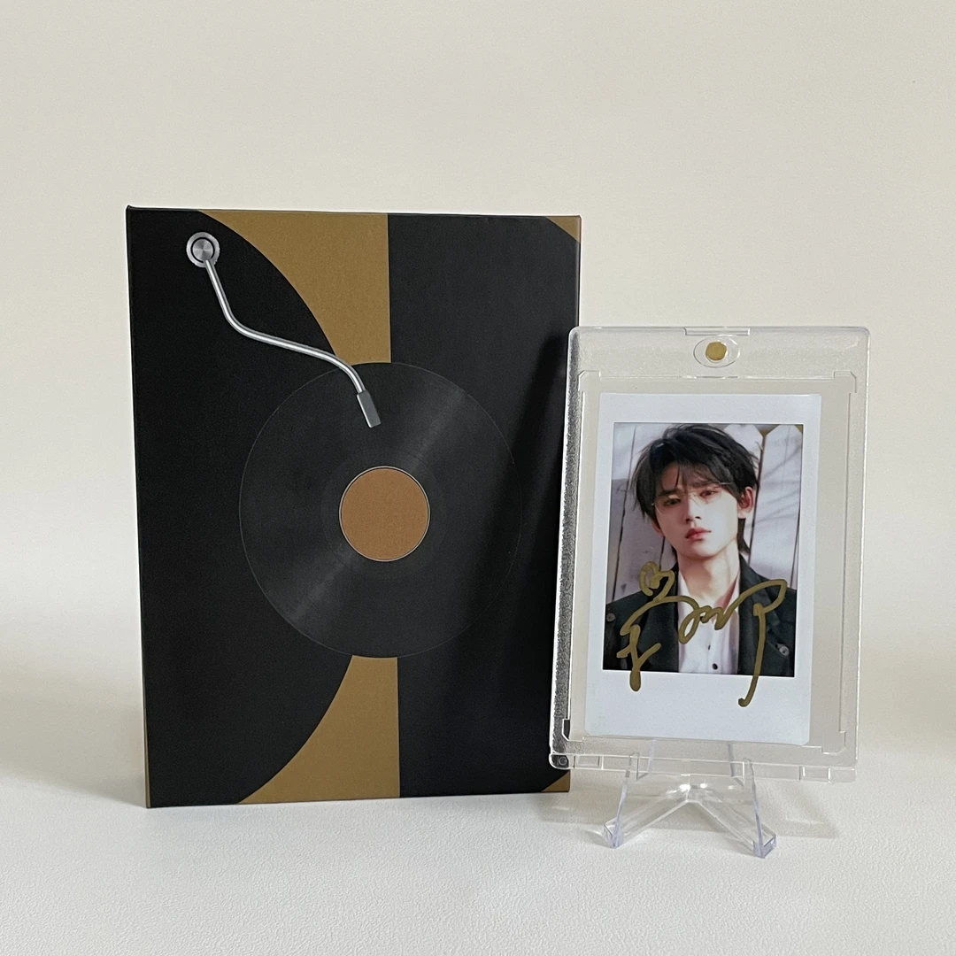 A9890【宋亚轩】白边 正品签名3寸拍立得照片