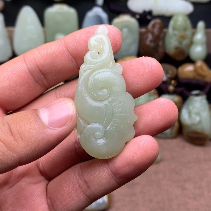 和田玉（糖玉）未镶嵌颈饰