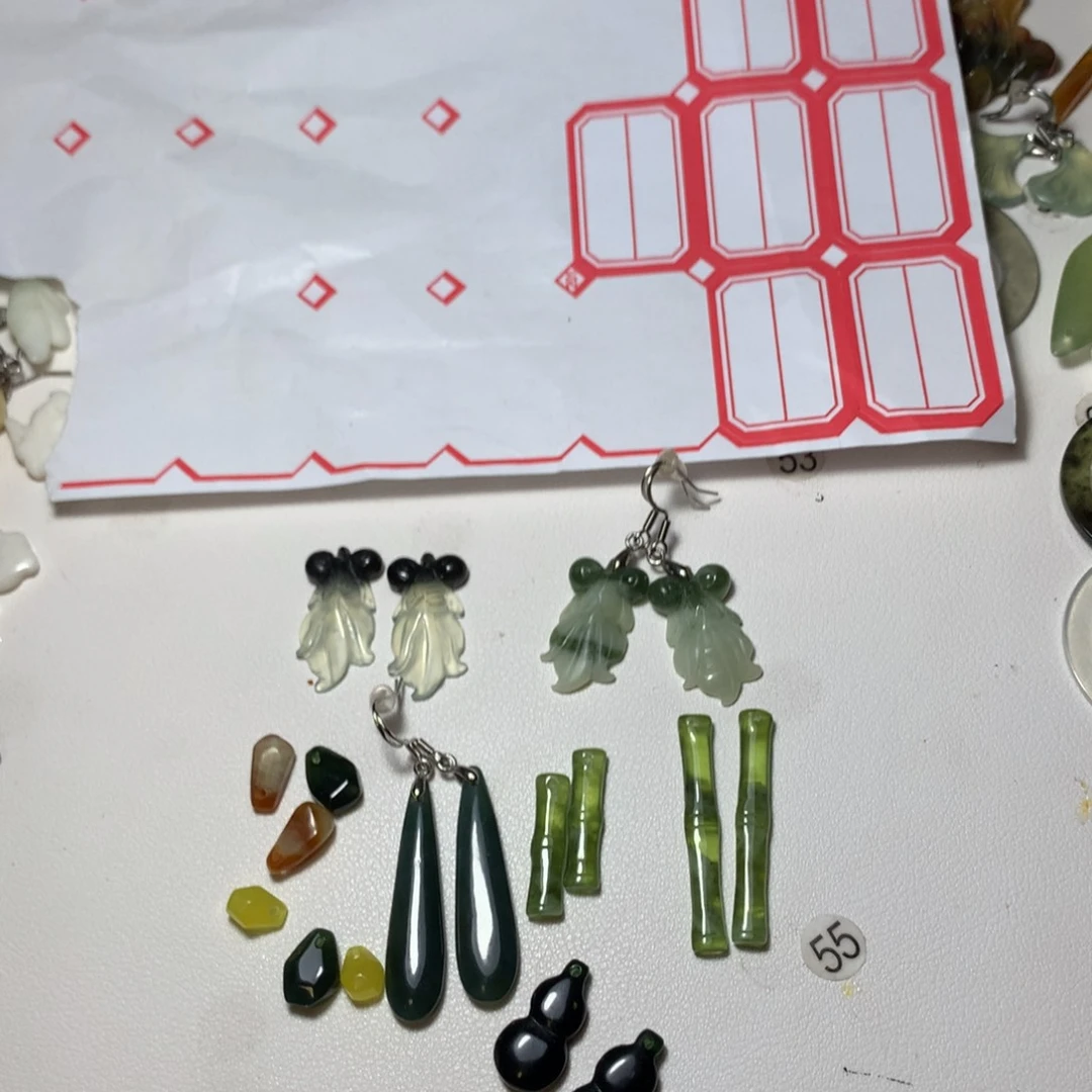 蛇纹石玉耳环未镶嵌贰****）