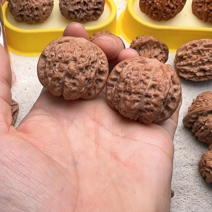 文玩核桃吊坠正****犁38.5平谷血麒麟