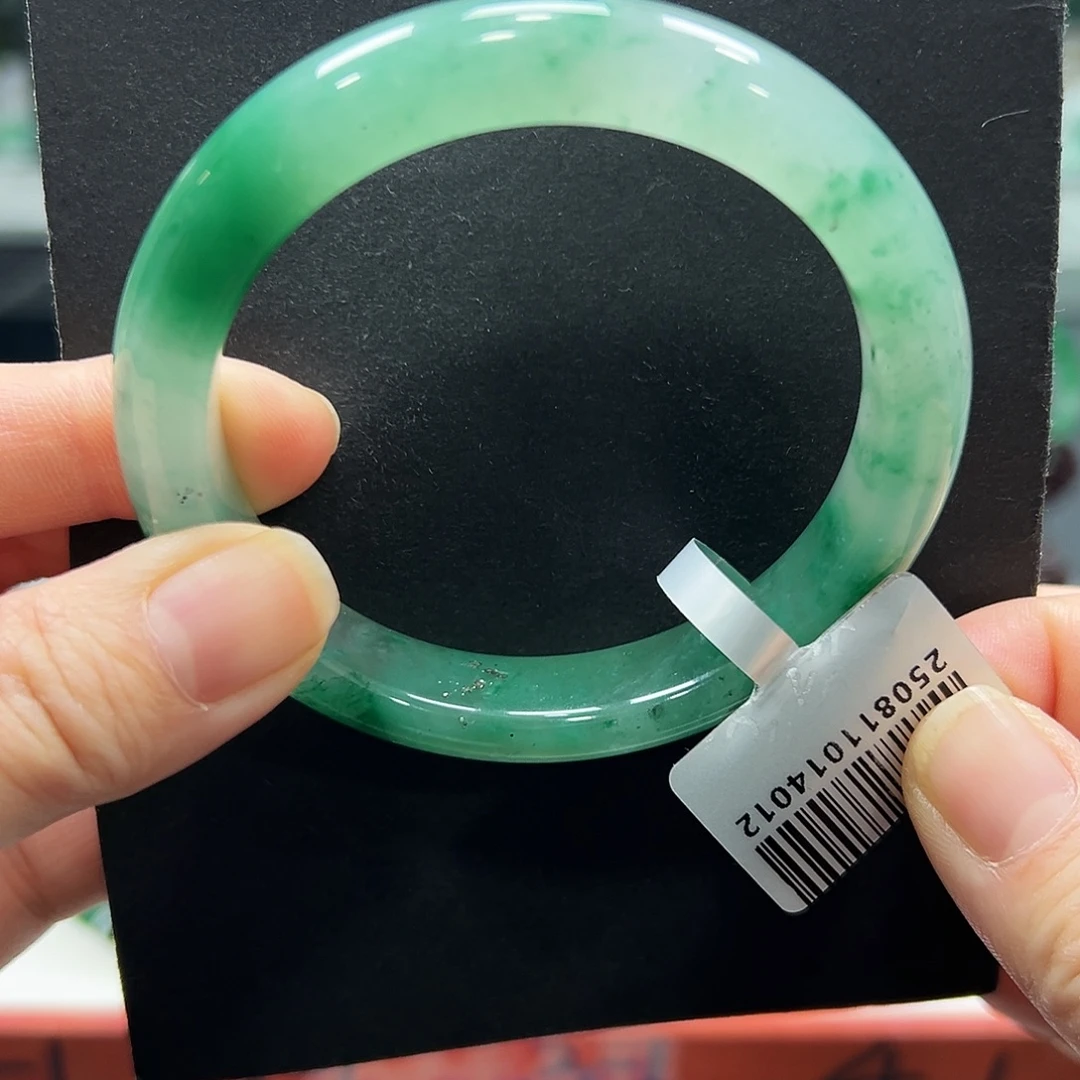 石英质玉（非洲翠）未镶嵌手镯