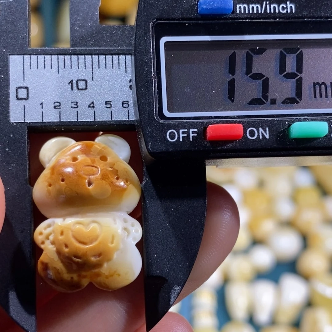 蜜蜡裸石未镶嵌配饰