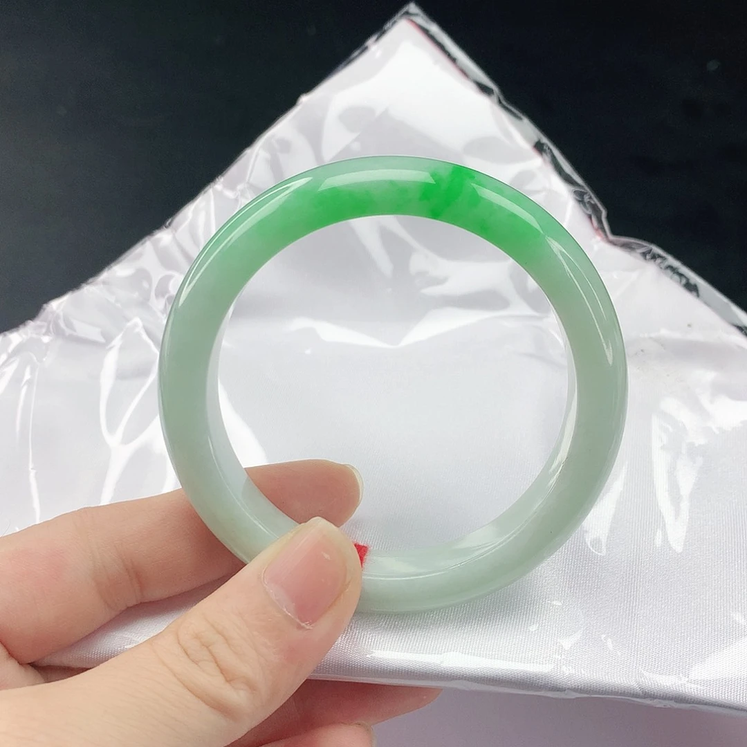 翡翠手镯未镶嵌翡翠396