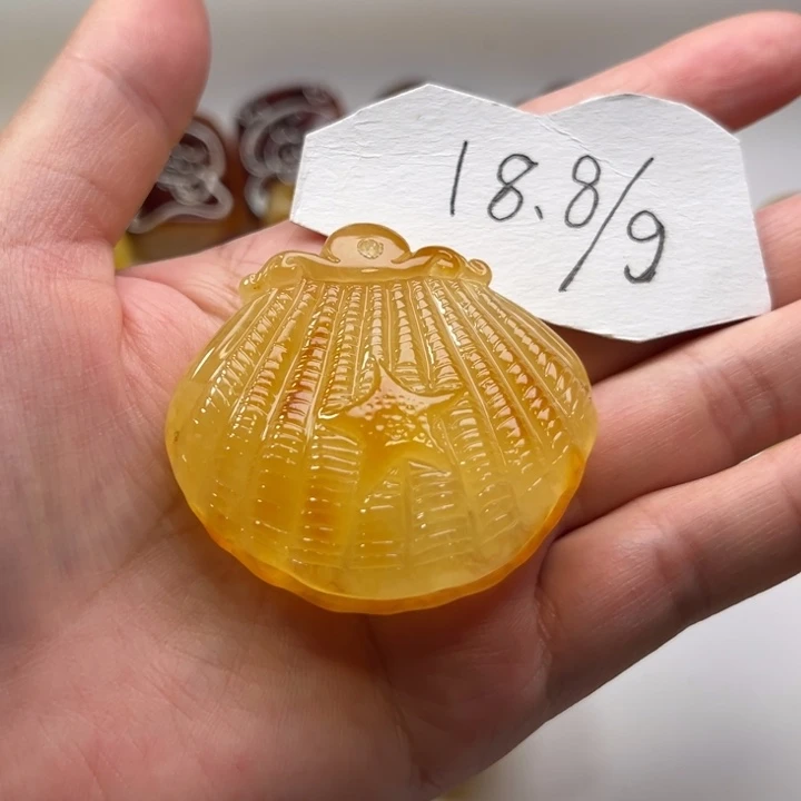 琥珀颈饰未镶嵌琥珀蜜蜡