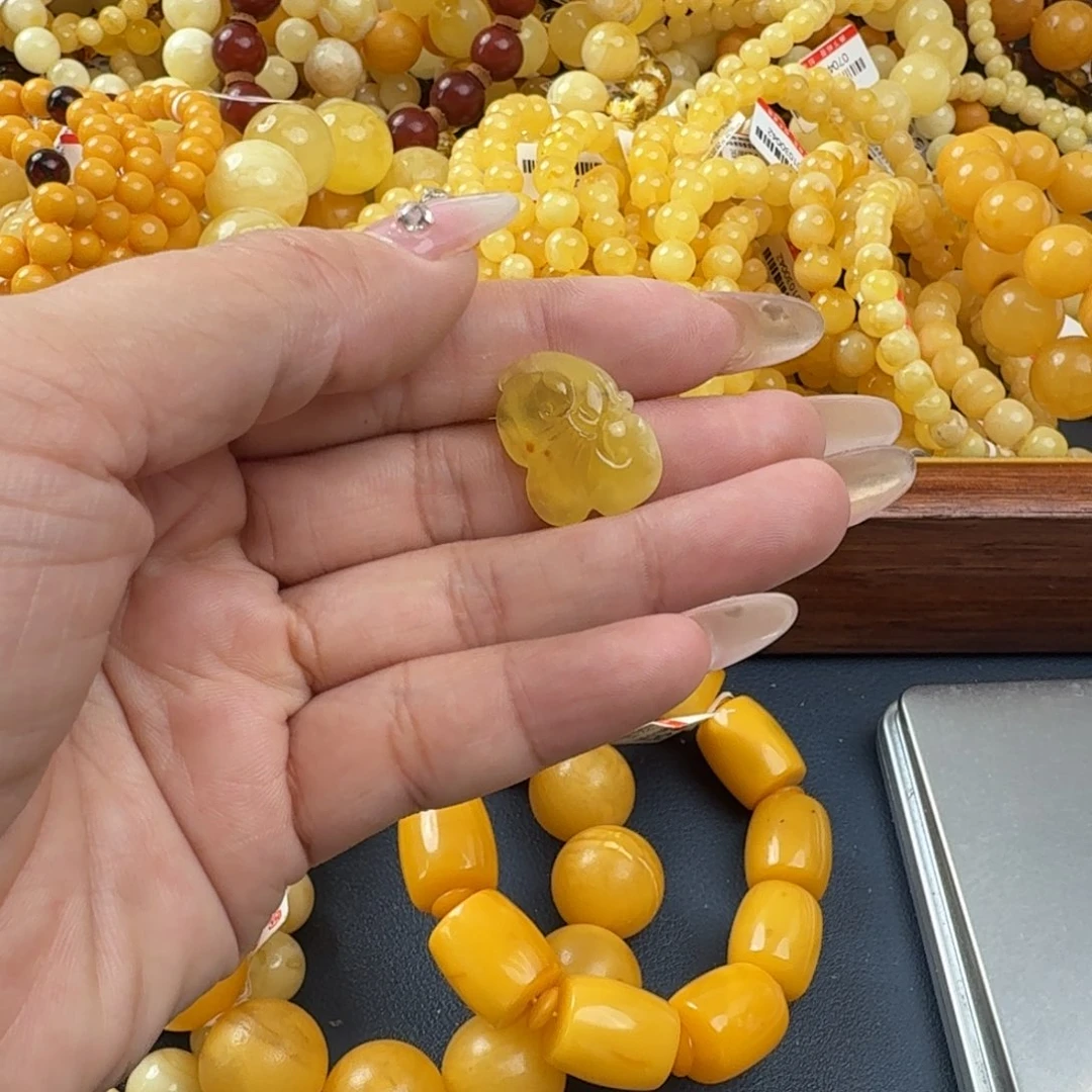 琥珀未镶嵌珠宝奇石