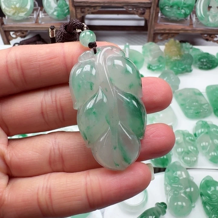 石英质玉颈饰未镶嵌