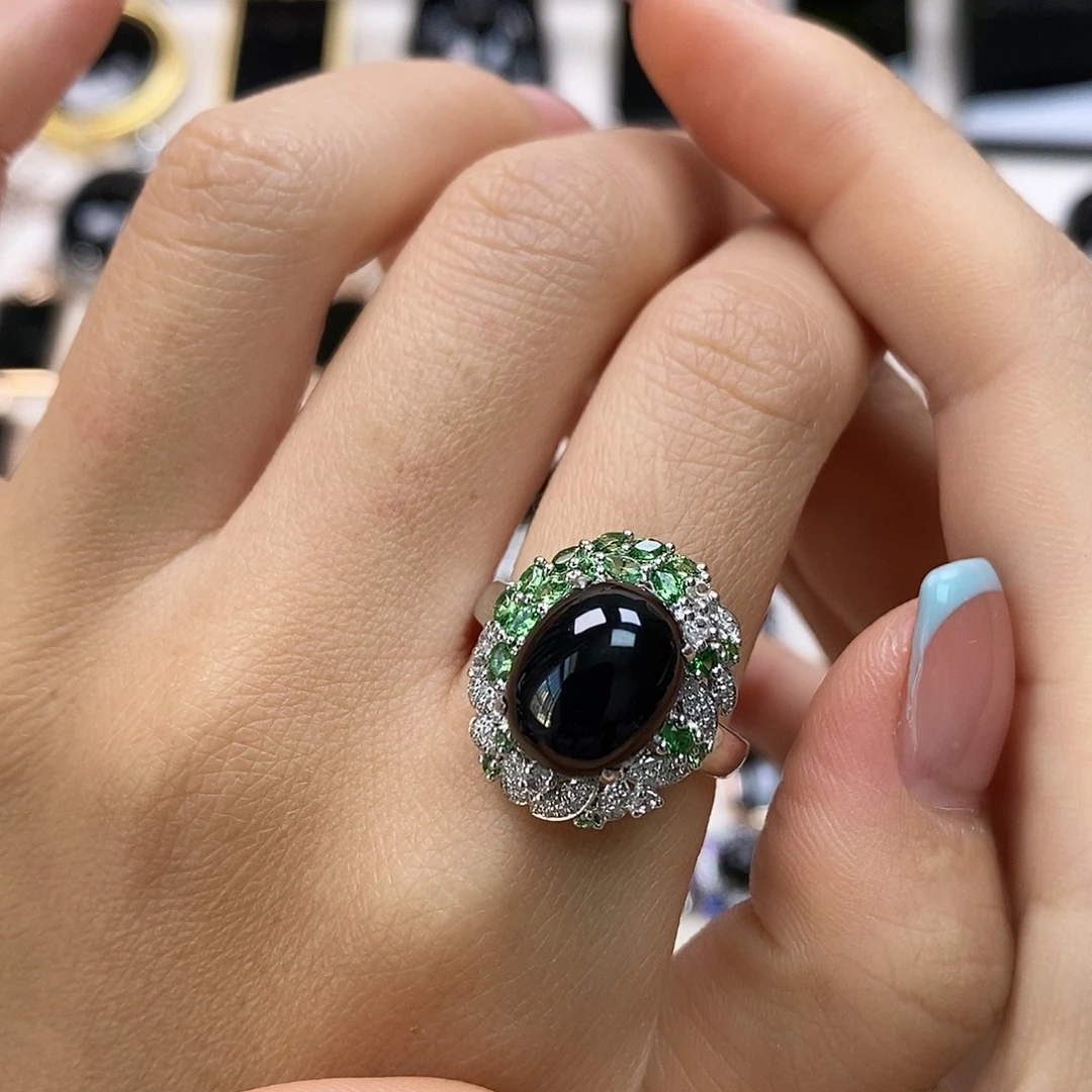 翡翠18K金镶嵌戒指