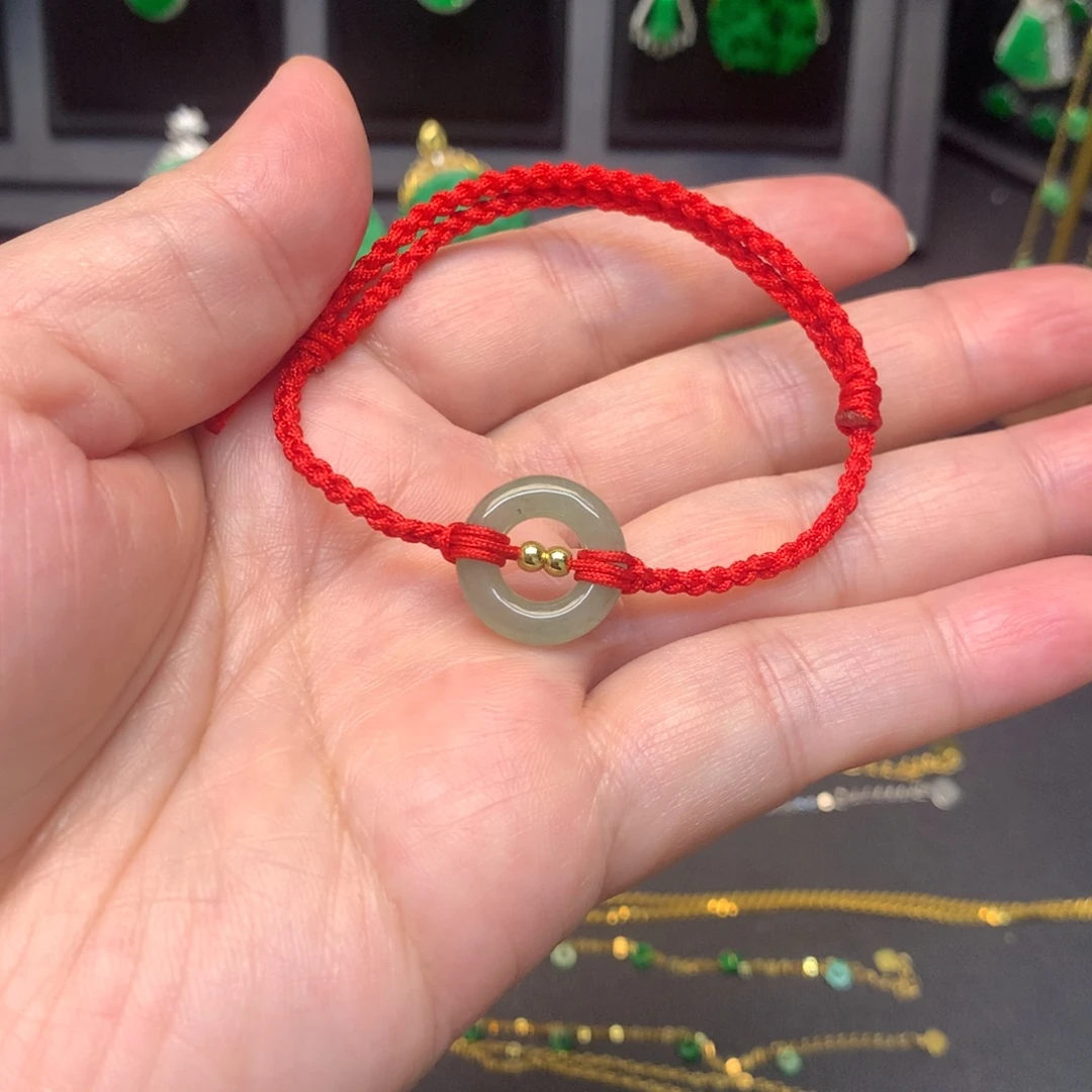 翡翠未镶嵌颈饰有纹