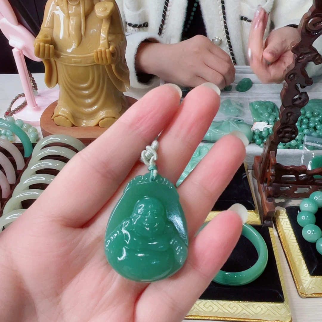 密玉（石英质玉）未镶嵌颈饰