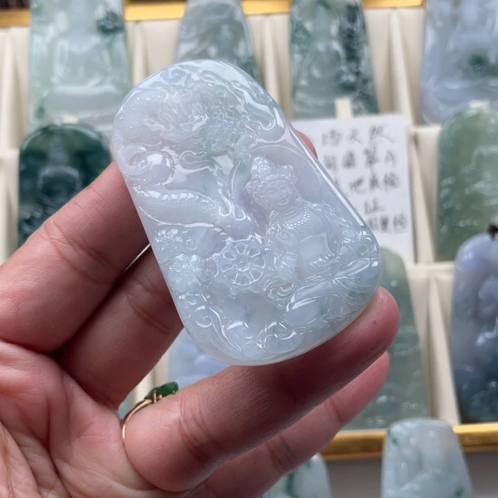 翡翠未镶嵌颈饰玉