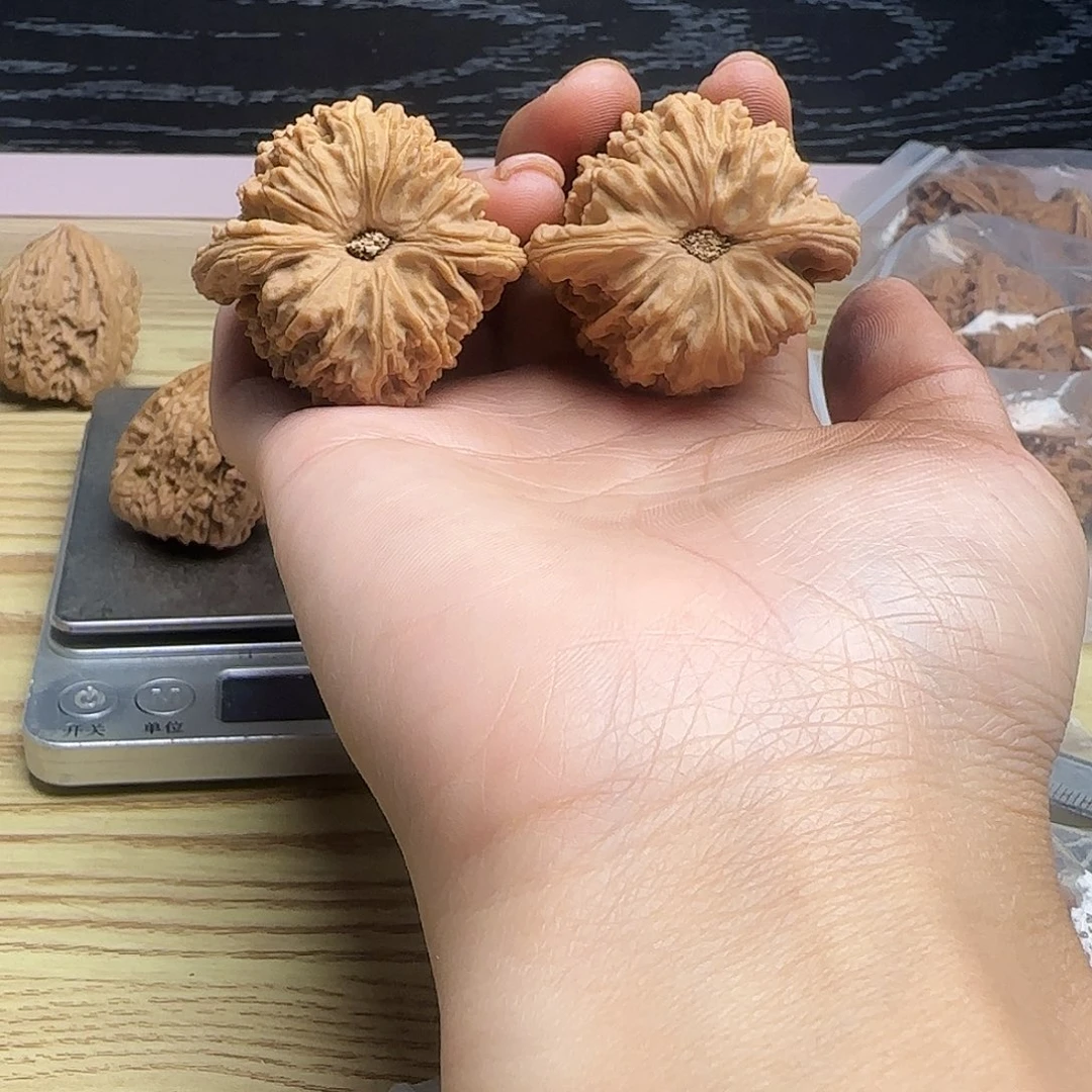 柯***生吊坠桃核核桃核桃