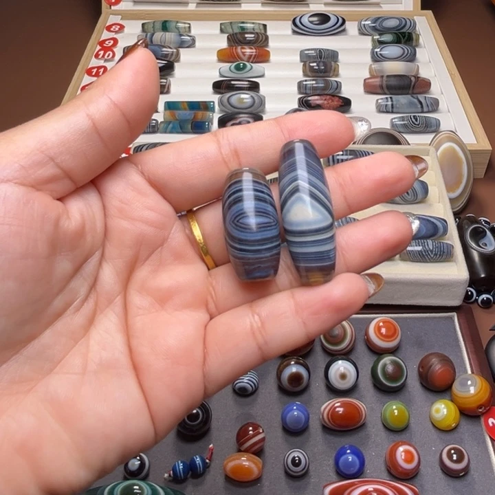 三***殊玛瑙/玉髓未镶嵌颈饰