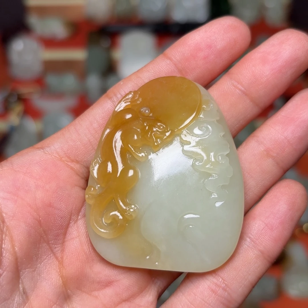 和田玉未镶嵌颈饰提**乐