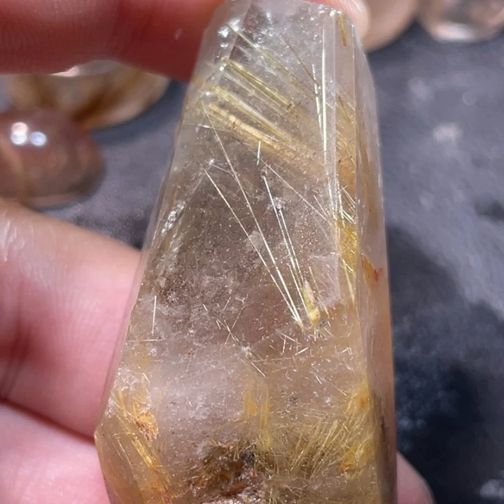 逃***e颈饰未镶嵌发晶原石
