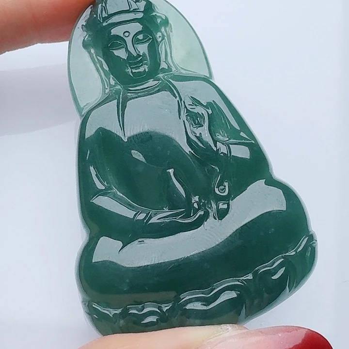 翡翠未镶嵌颈饰多样性发其一