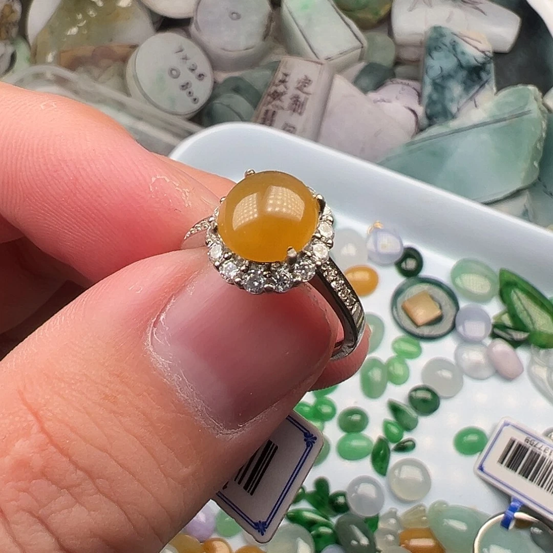 明***月翡翠未镶嵌颈饰戒指