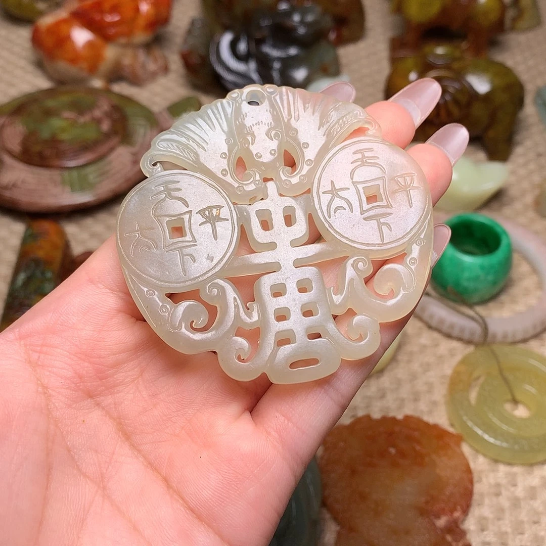 蛇纹石玉未镶嵌颈饰