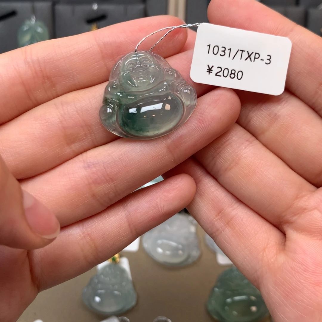 ****川翡翠未镶嵌颈饰佛公