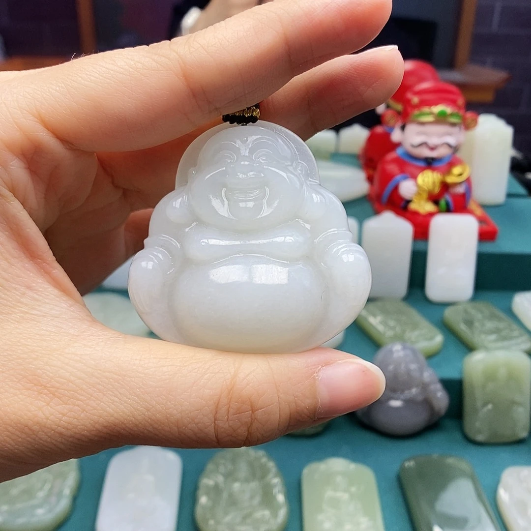 爱***由颈饰未镶嵌和田玉