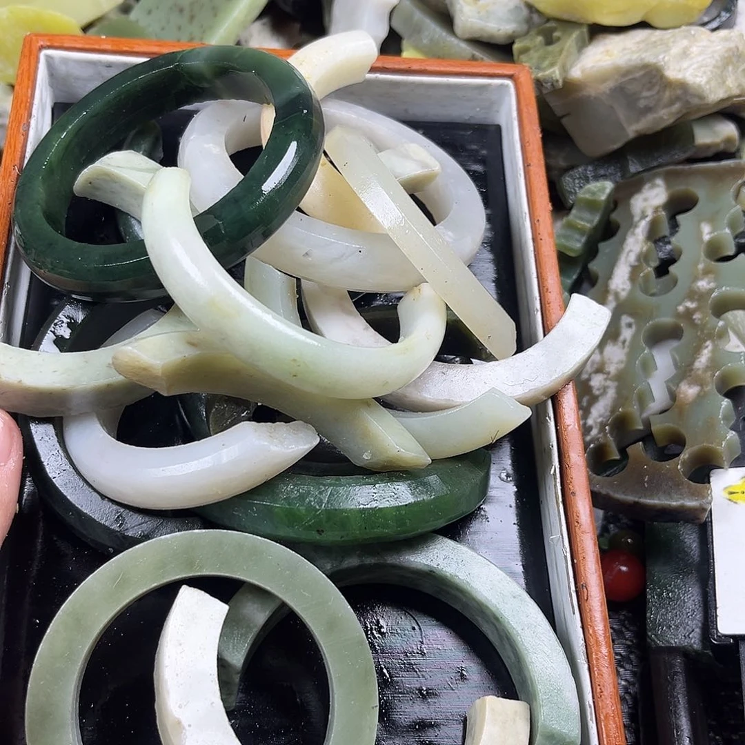 颈饰未镶嵌和田玉（糖玉）用****8