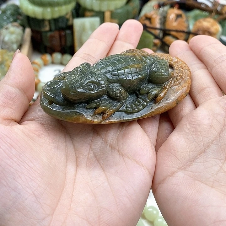 未镶嵌透闪石质玉把件