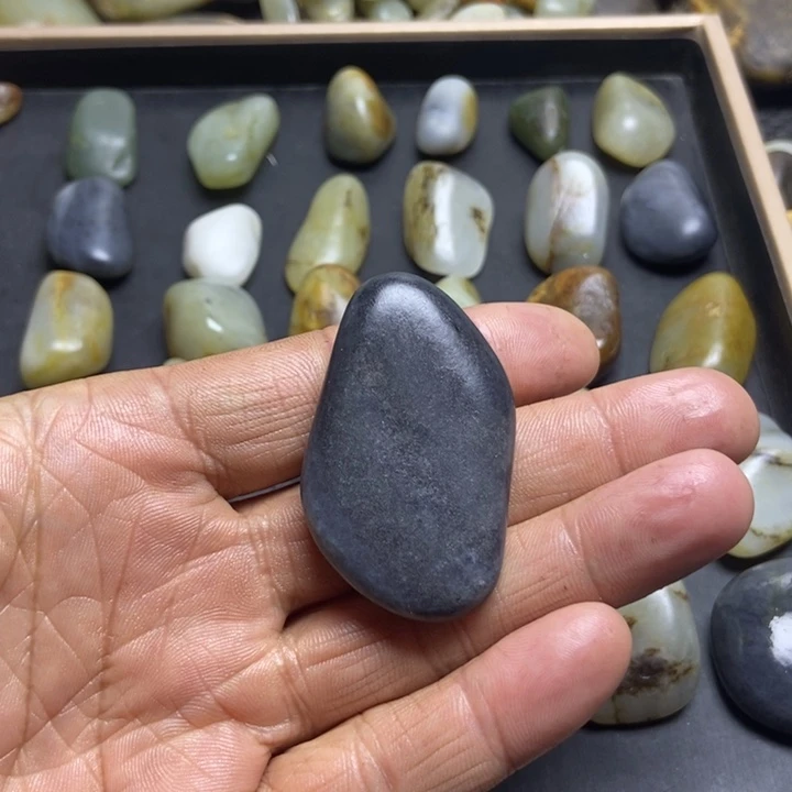 名***剑和田玉（糖玉）未镶嵌珠宝奇石