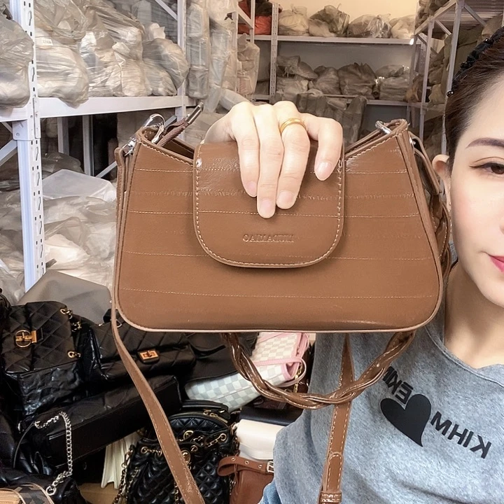 蚕丝小牛剖层皮革PU