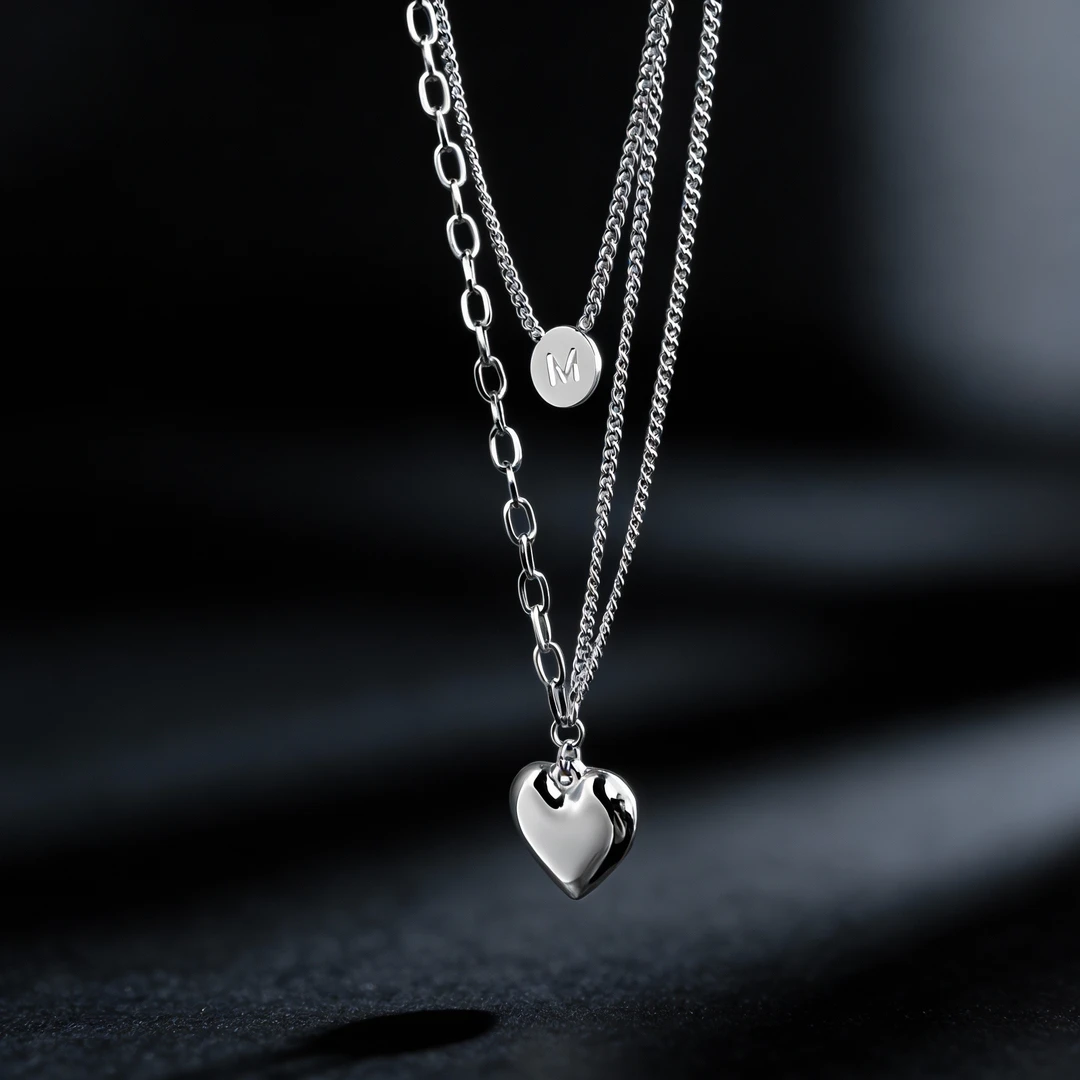 钛钢项链 个性字母圆牌爱心项链女潮酷小众秋冬毛衣链7076