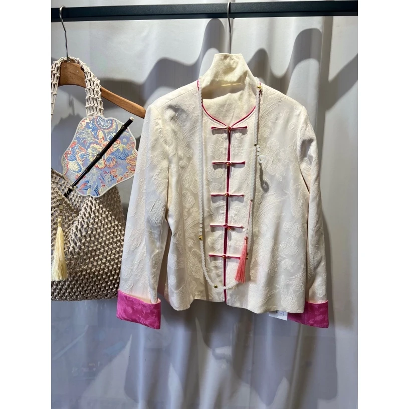 南油朱朱白色提花外套1216