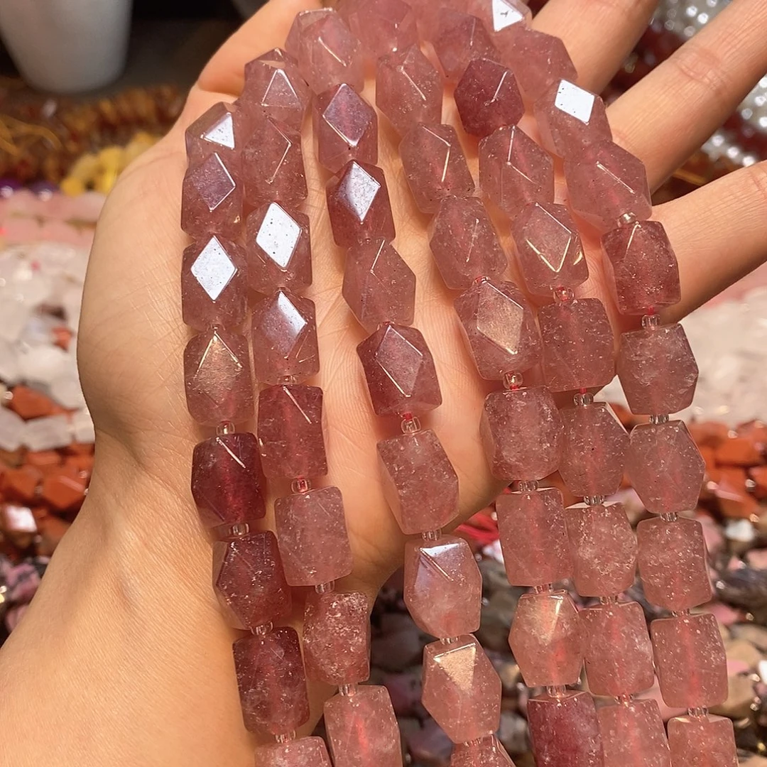 玛瑙/玉髓未镶嵌珠宝半成品天然草莓晶长八棱一条