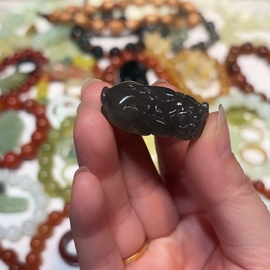 蛇纹石玉未镶嵌吊坠