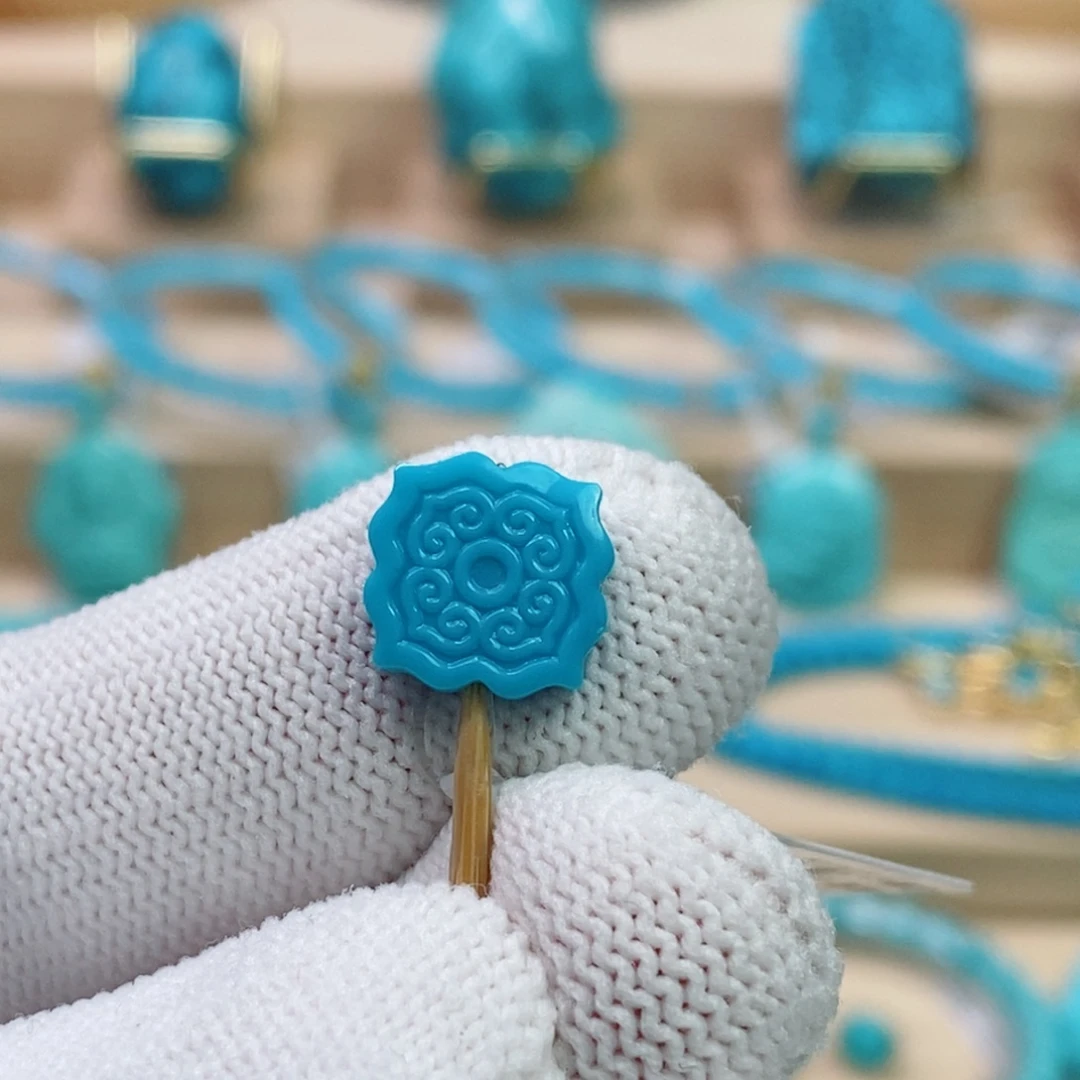 绿松石未镶嵌珠宝奇石