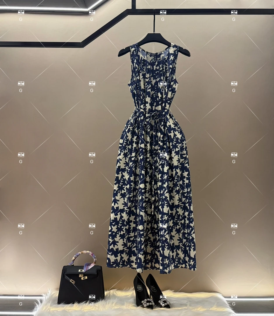 春夏设计师轻奢优雅气质白色时尚显瘦连衣裙 H-1077