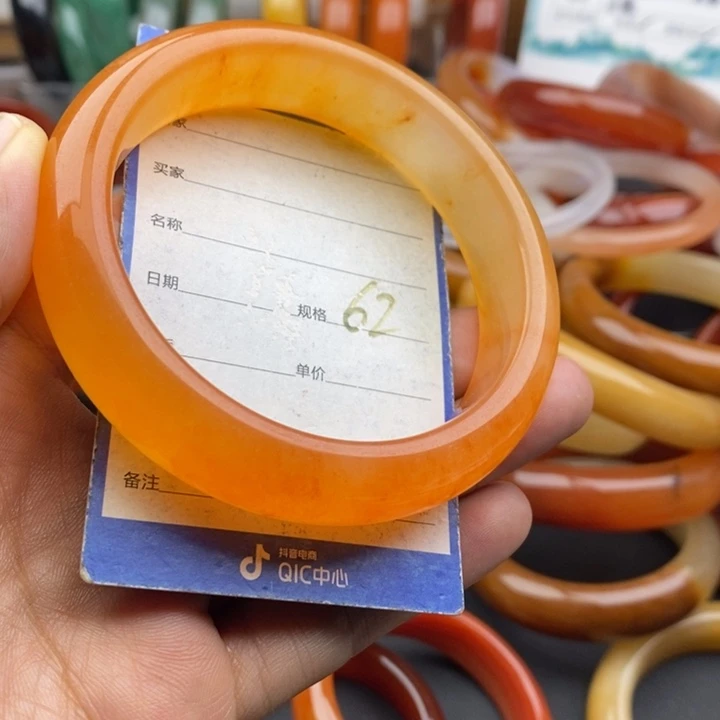 未镶嵌手镯石英质玉