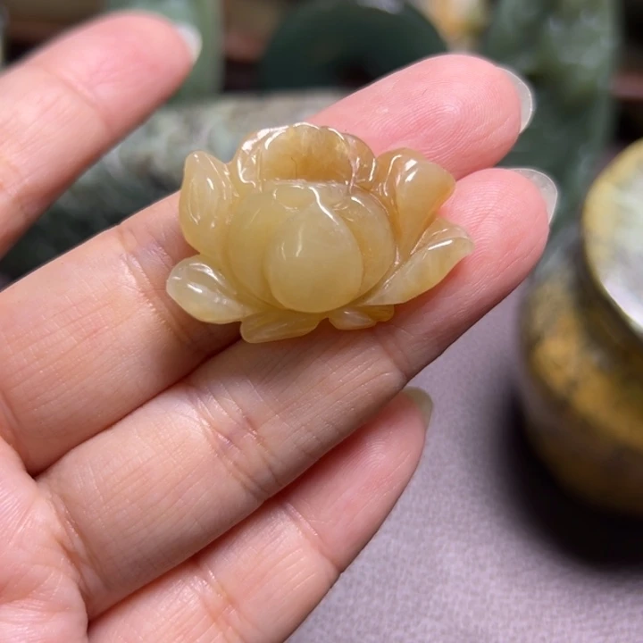 颈饰未镶嵌岫岩河磨玉（透闪石质玉）