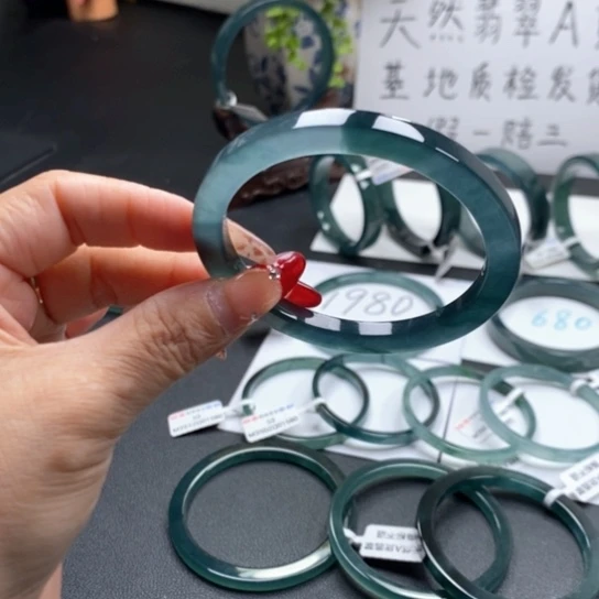 翡翠手镯未镶嵌越***f55尺寸