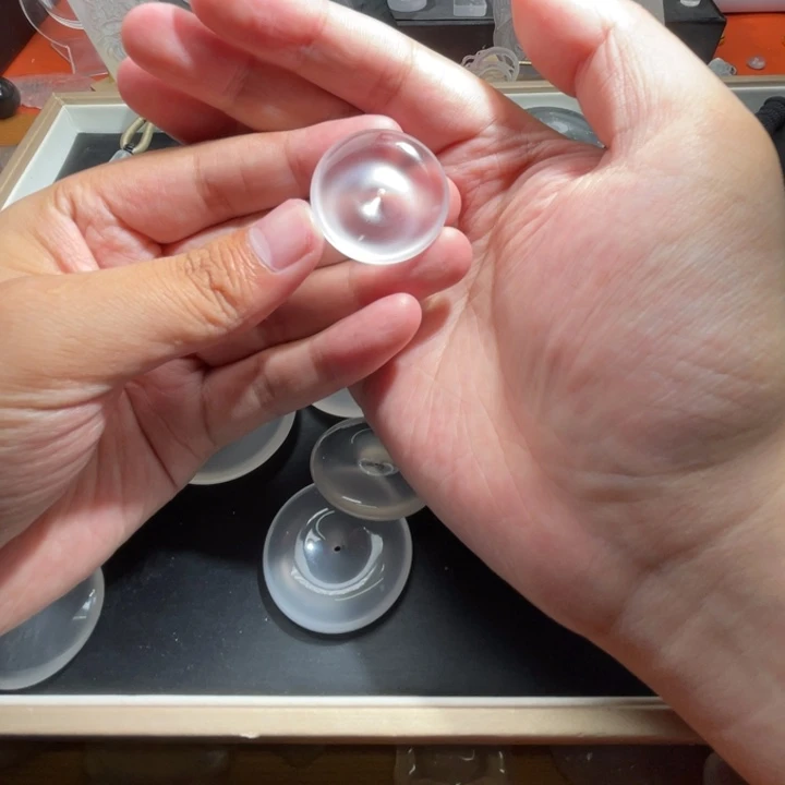 石英质玉未镶嵌颈饰