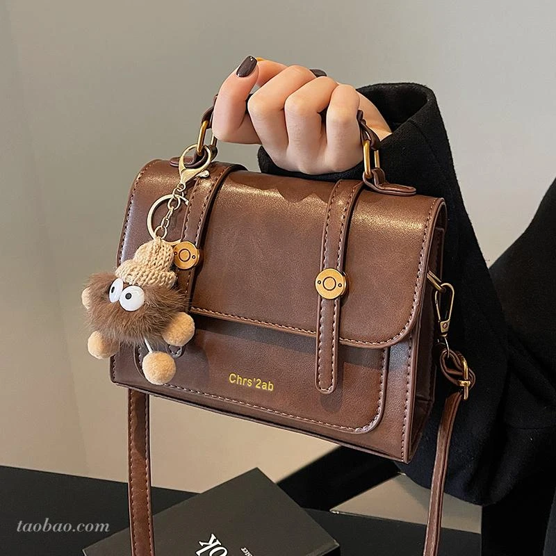 高级感复古包包女式2025新款春夏季百搭斜挎包时尚超火手提小方包