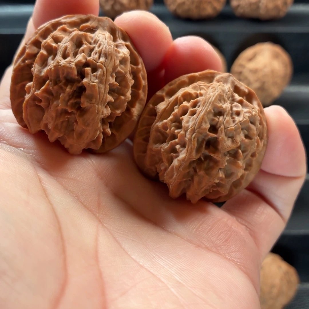 把件桃核山地一代老苹果38