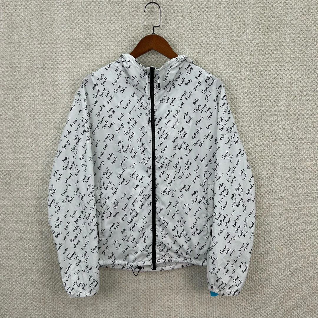 99新 FENDI/芬迪 涂鸦手绘弹幕满印冲锋衣 50码 ys000108