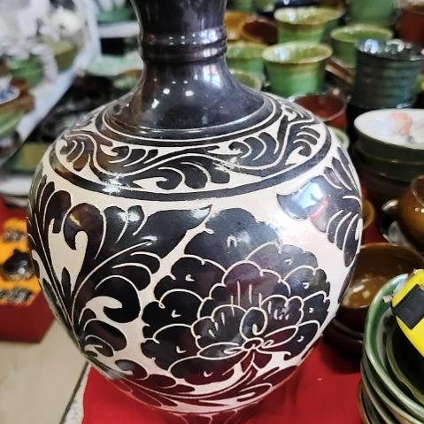 瓷片盘子，碗，瓶子，沙锅，茶壶，微瑕疵！