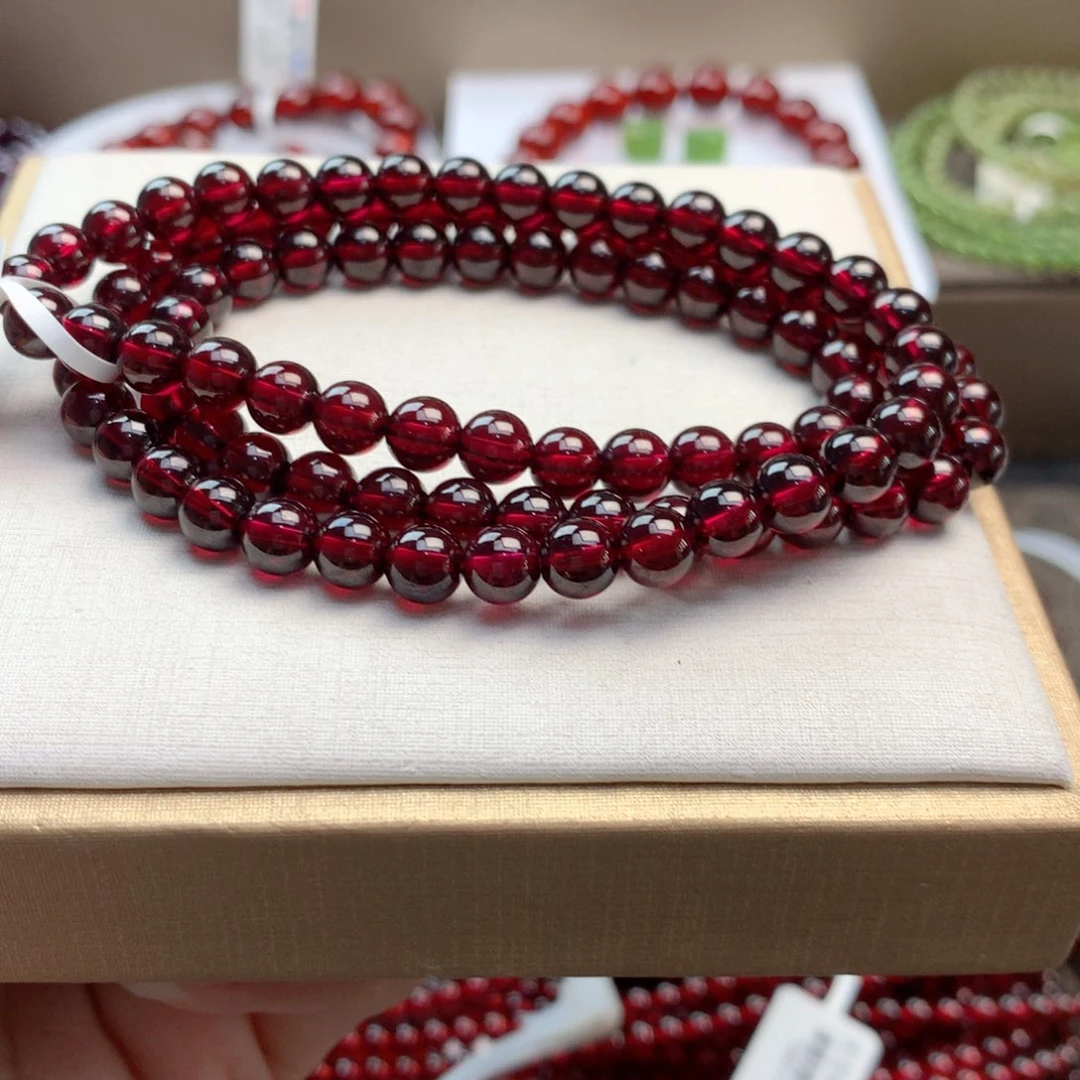 ****便手串未镶嵌石榴石6.3