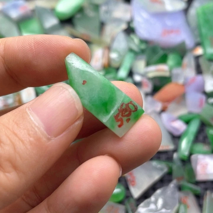 定制翡翠未镶嵌天然翡翠